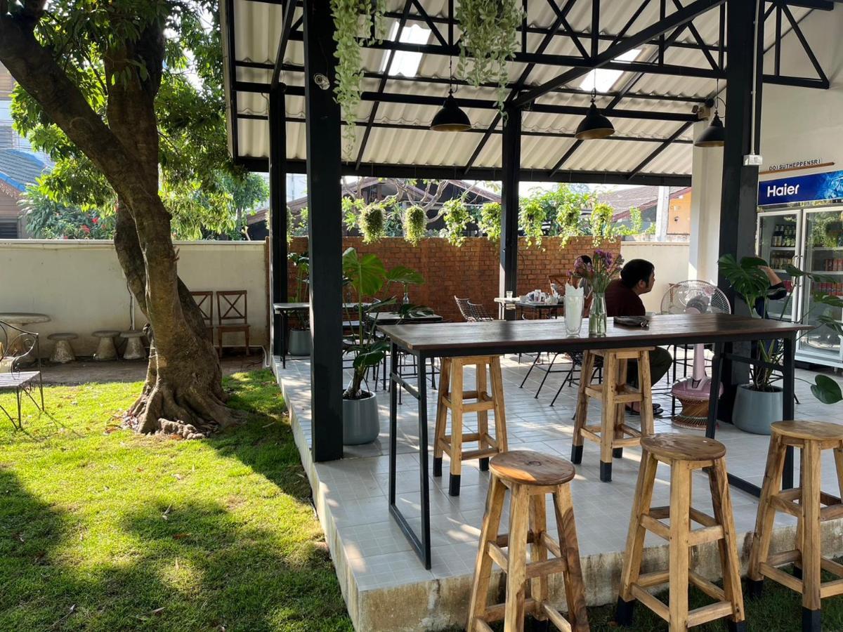 Udee Cozy Hotel Chiang Mai Bagian luar foto