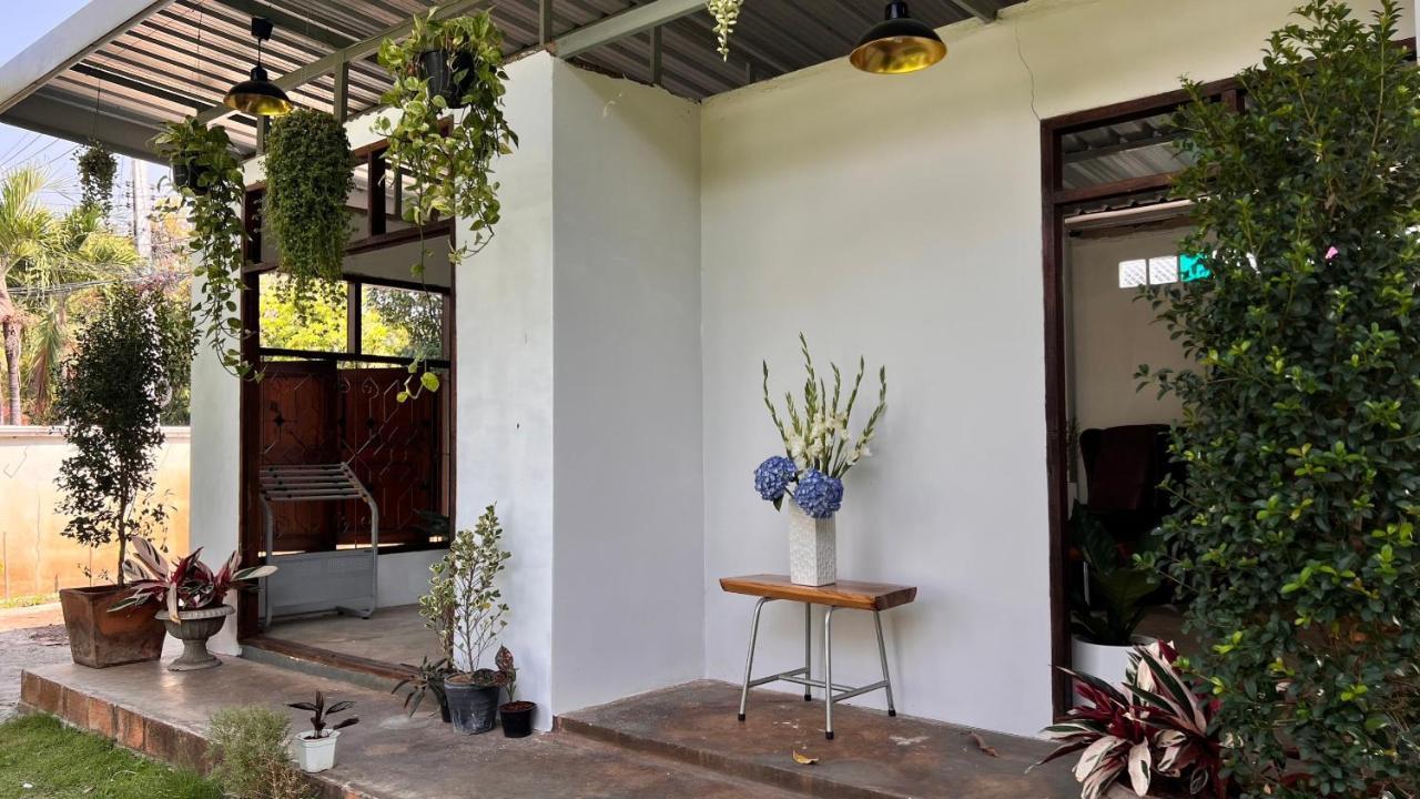 Udee Cozy Hotel Chiang Mai Bagian luar foto