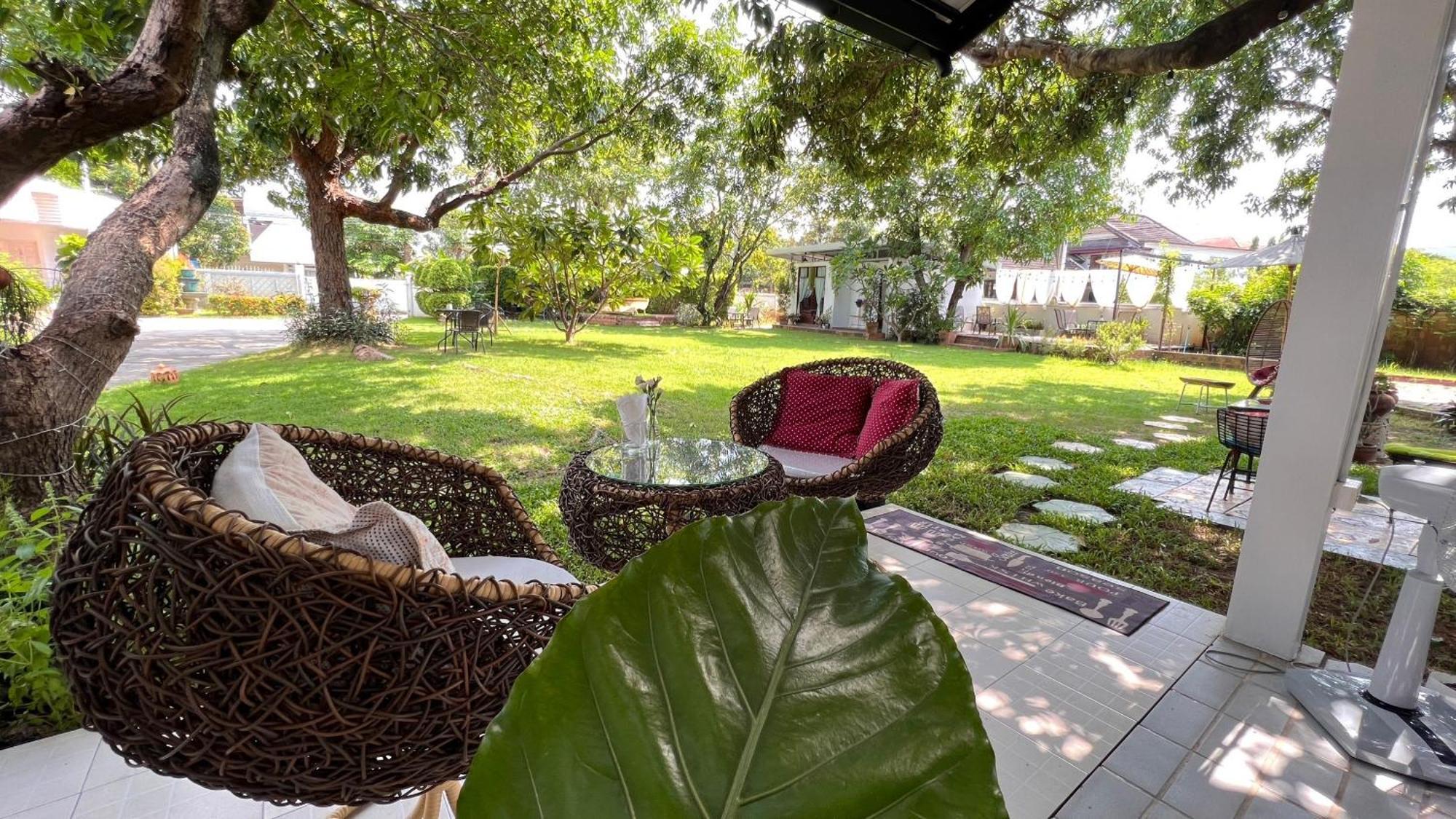 Udee Cozy Hotel Chiang Mai Bagian luar foto