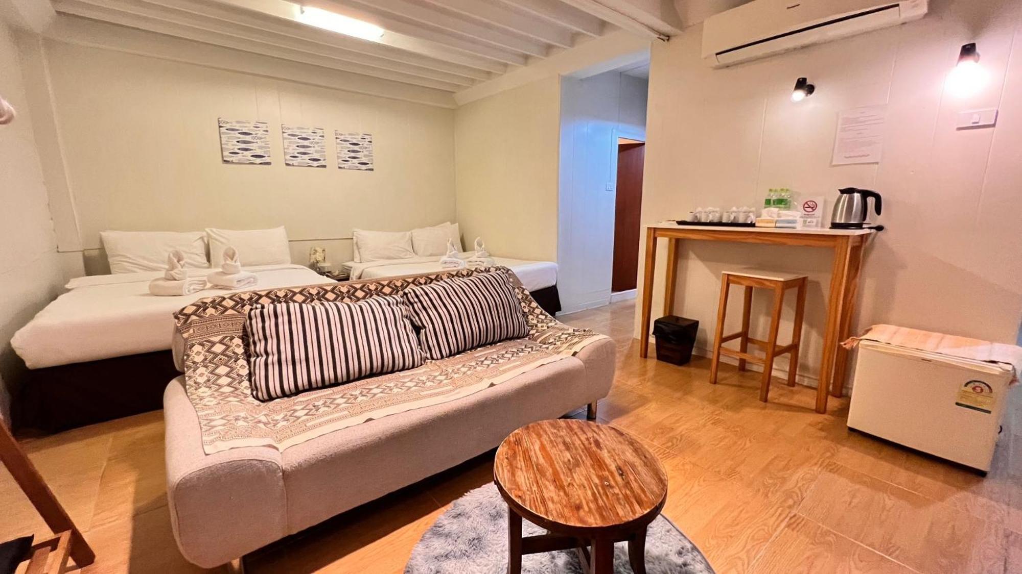 Udee Cozy Hotel Chiang Mai Bagian luar foto