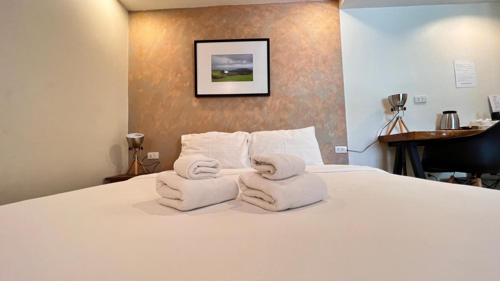 Udee Cozy Hotel Chiang Mai Bagian luar foto