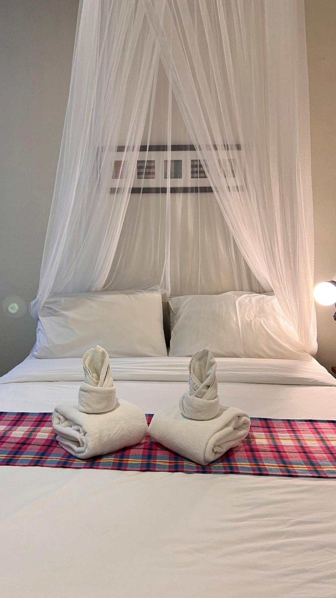 Udee Cozy Hotel Chiang Mai Bagian luar foto